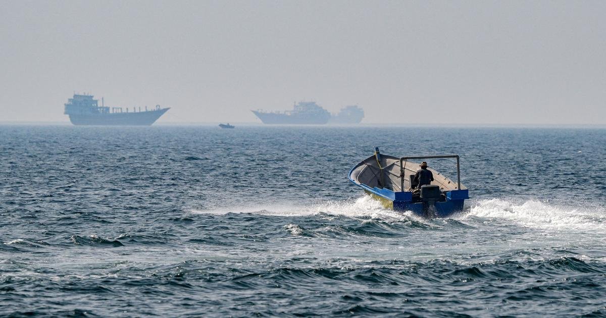 UN maritime body, Oman to evacuate ships, 11,000 seafarers stranded in Strait of Hormuz