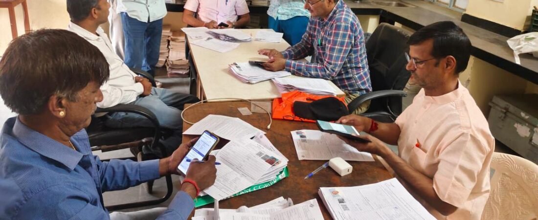 Karnataka SIR: BLOs filling forms in mosques, no door-to-door survey, allege BJP, JD(S)