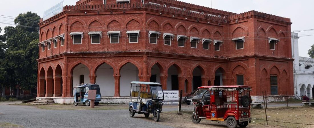 Centre orders blocking of battery management apps misused to stall e-rickshaws